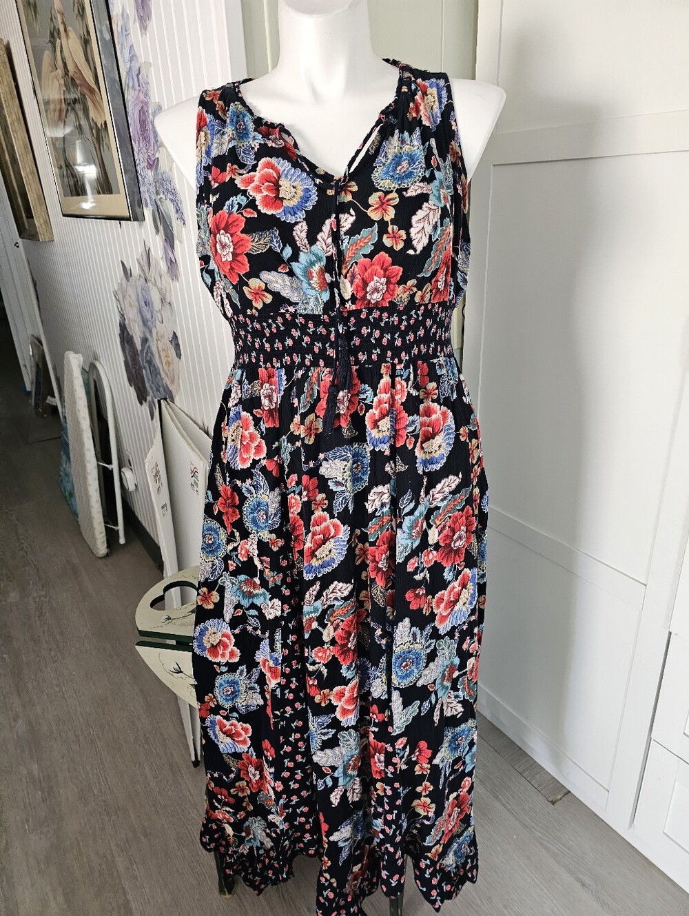 Bila Maxi Dress Womens XL Black Floral Flexible Smocked Waist Tassel Boho  Euc